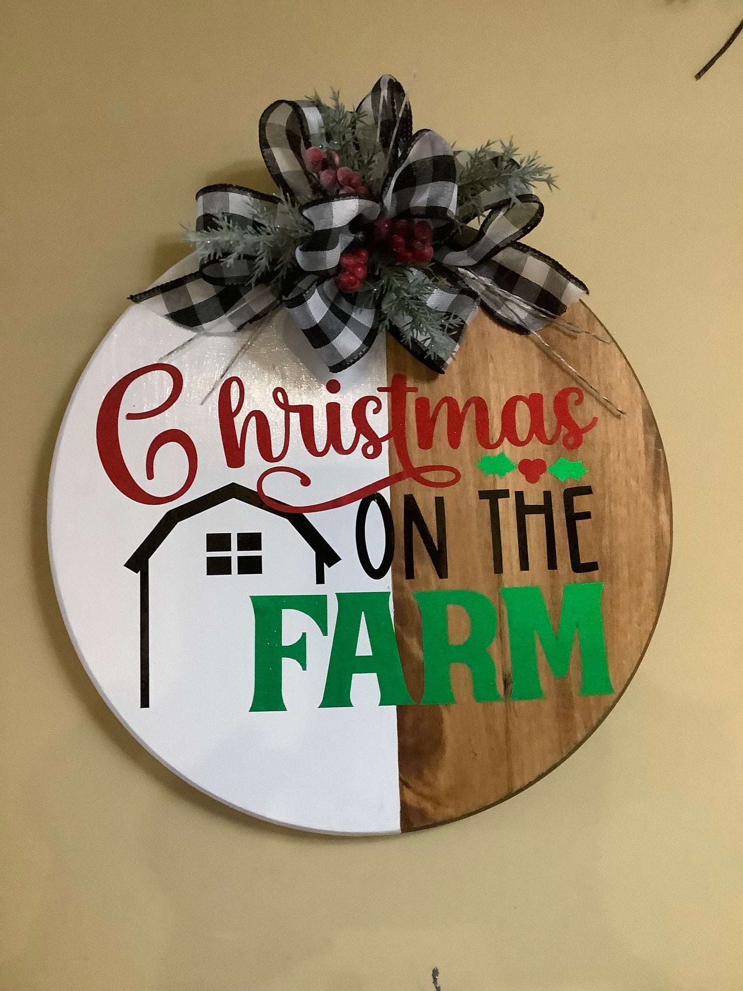 Christmas on the Farm Round